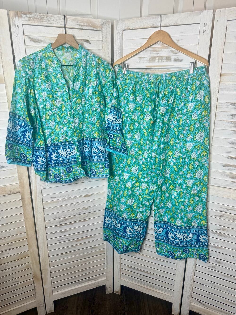 EXCLUSIVELY FOR SIGNALS Women's L Matching Rayon Pajama Set Top Pants Floral